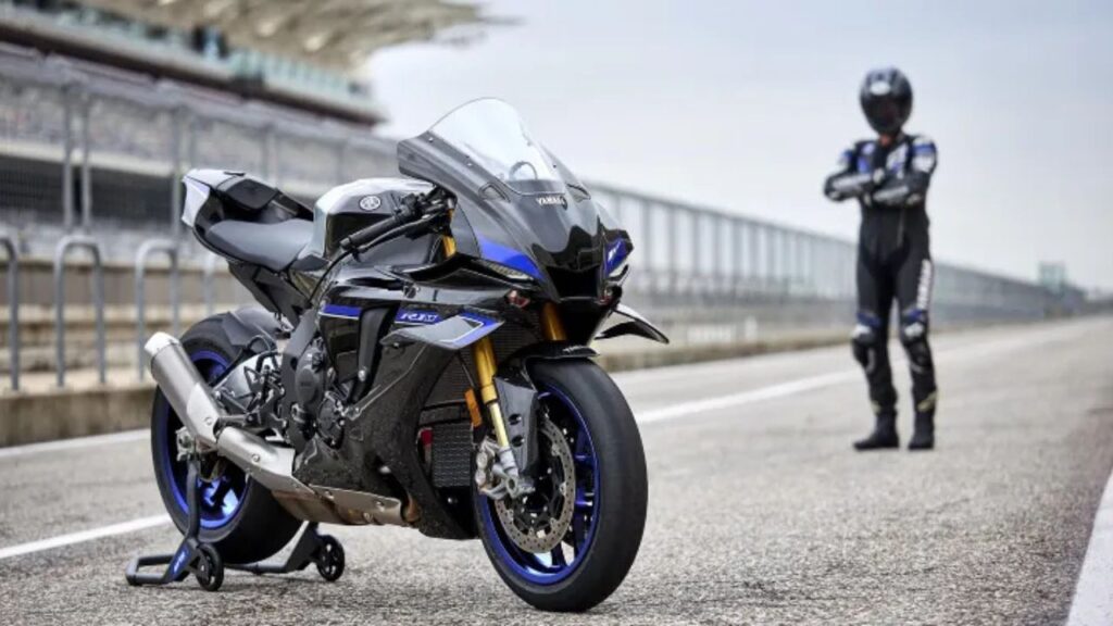 2025 Yamaha R1