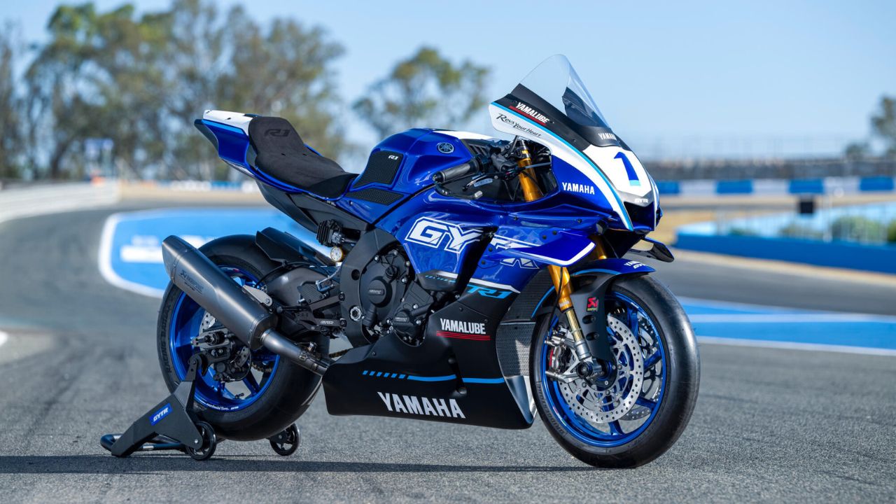 2025 Yamaha R1